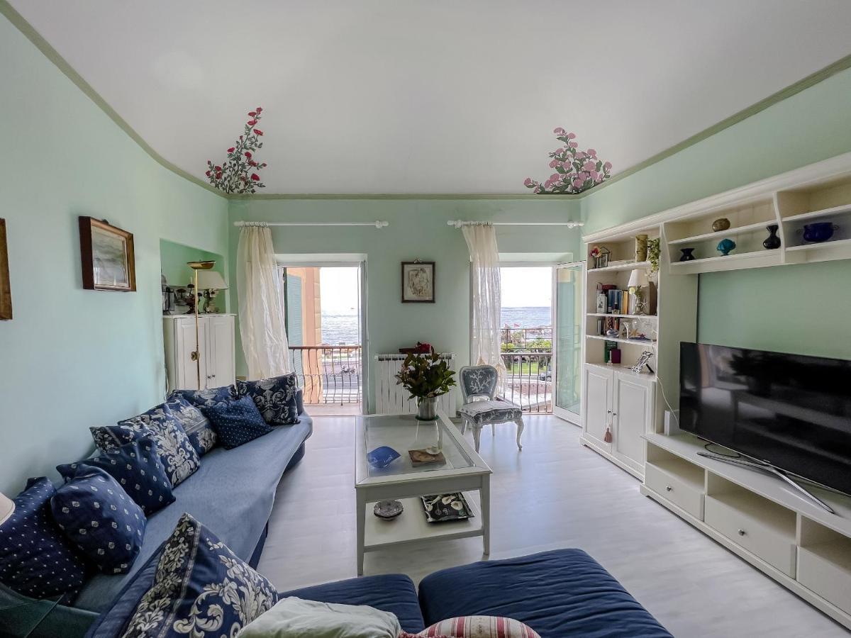 Splendido Appartamento Con Vista Mare Su Piazza Dante Варацце Екстер'єр фото